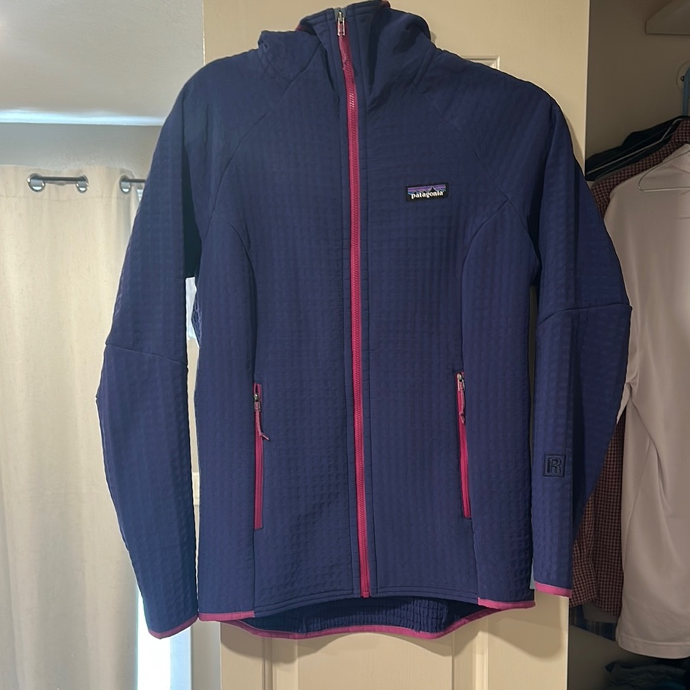 Patagonia Women's R2® TechFace Hoody
Style #83735